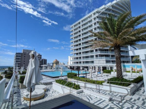 Modern Luxury Beach Hotel 1 Bedroom Corner with Views 901